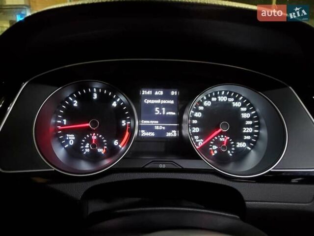 Серый Фольксваген Пассат, объемом двигателя 1.9 л и пробегом 295 тыс. км за 14350 $, фото 1 на Automoto.ua