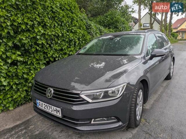 Серый Фольксваген Пассат, объемом двигателя 1.6 л и пробегом 290 тыс. км за 11499 $, фото 1 на Automoto.ua