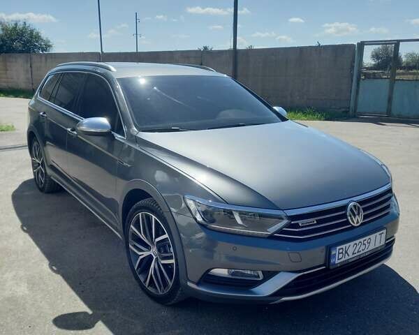 Серый Фольксваген Пассат, объемом двигателя 1.97 л и пробегом 213 тыс. км за 17700 $, фото 1 на Automoto.ua