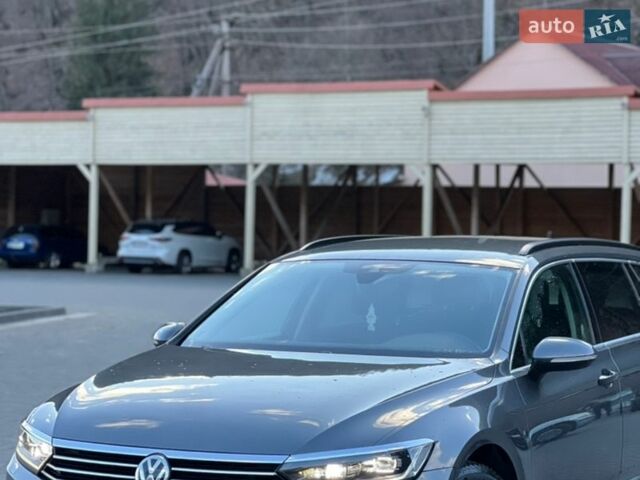 Серый Фольксваген Пассат, объемом двигателя 1.97 л и пробегом 246 тыс. км за 13200 $, фото 1 на Automoto.ua