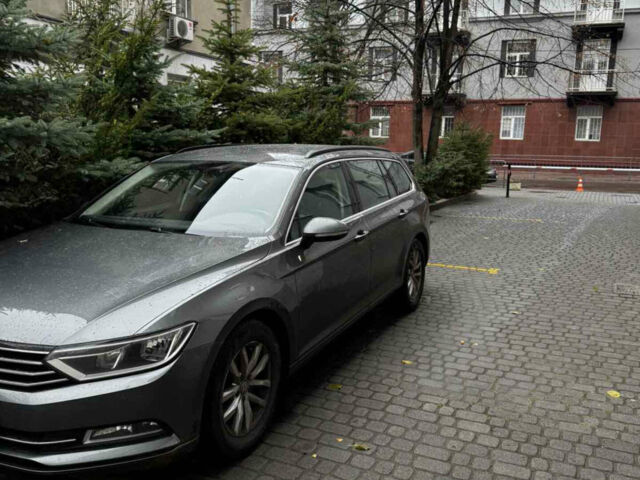 Серый Фольксваген Пассат, объемом двигателя 1.97 л и пробегом 259 тыс. км за 16300 $, фото 1 на Automoto.ua