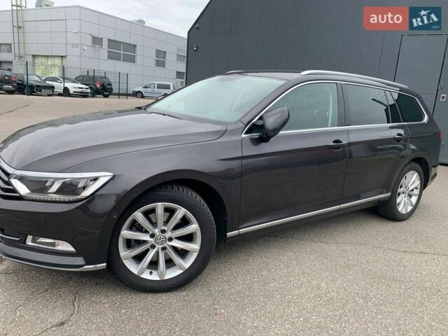 Серый Фольксваген Пассат, объемом двигателя 1.6 л и пробегом 243 тыс. км за 16400 $, фото 1 на Automoto.ua