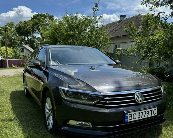 Сірий Фольксваген Пассат, об'ємом двигуна 1.6 л та пробігом 269 тис. км за 16500 $, фото 1 на Automoto.ua