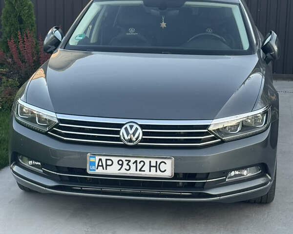 Серый Фольксваген Пассат, объемом двигателя 1.97 л и пробегом 210 тыс. км за 16000 $, фото 1 на Automoto.ua