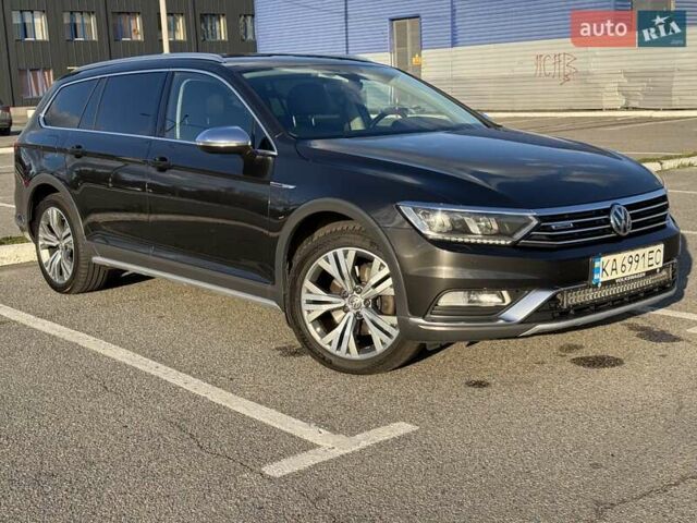 Фольксваген Пассат 2018 в Киеве на Automoto.ua Серый Фольксваген Пассат, объемом двигателя 1.97 л и пробегом 287 тыс. км за 19300 $, фото 1 на Automoto.ua