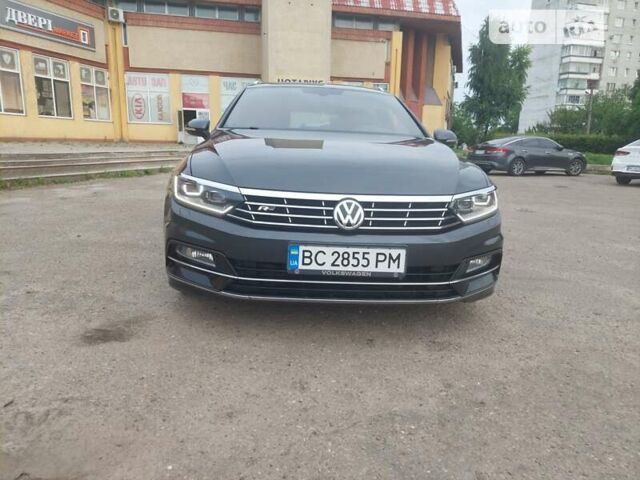 Серый Фольксваген Пассат, объемом двигателя 1.6 л и пробегом 225 тыс. км за 19300 $, фото 1 на Automoto.ua