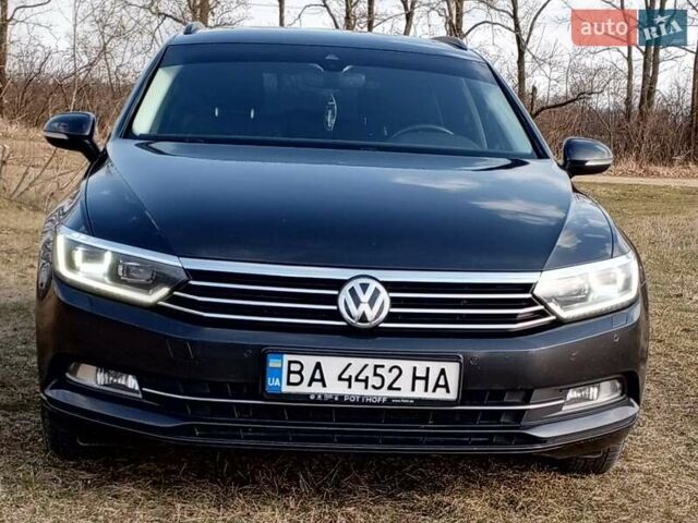 Серый Фольксваген Пассат, объемом двигателя 2 л и пробегом 200 тыс. км за 20000 $, фото 1 на Automoto.ua