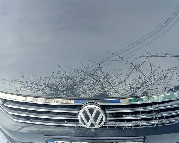 Серый Фольксваген Пассат, объемом двигателя 1.97 л и пробегом 251 тыс. км за 16000 $, фото 1 на Automoto.ua