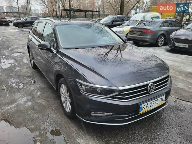 Серый Фольксваген Пассат, объемом двигателя 1.97 л и пробегом 175 тыс. км за 21500 $, фото 1 на Automoto.ua
