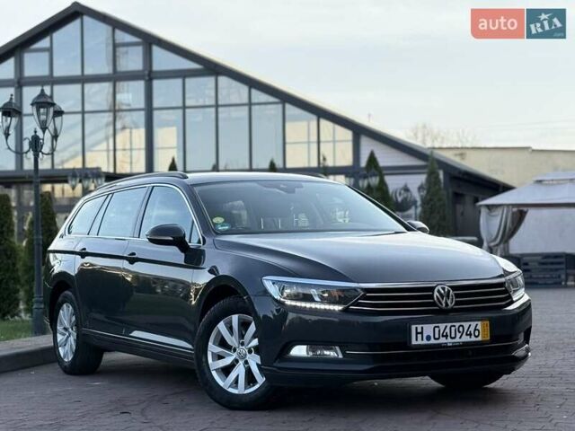 Серый Фольксваген Пассат, объемом двигателя 2 л и пробегом 247 тыс. км за 17400 $, фото 1 на Automoto.ua