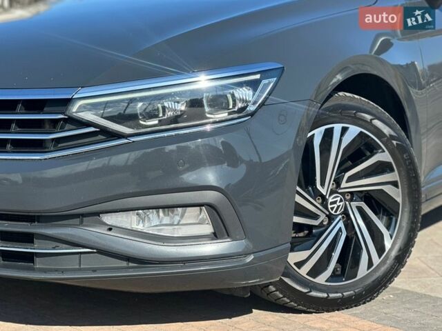 Серый Фольксваген Пассат, объемом двигателя 2 л и пробегом 276 тыс. км за 19000 $, фото 1 на Automoto.ua