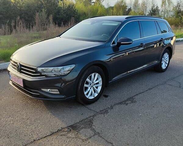 Серый Фольксваген Пассат, объемом двигателя 2 л и пробегом 260 тыс. км за 19281 $, фото 1 на Automoto.ua