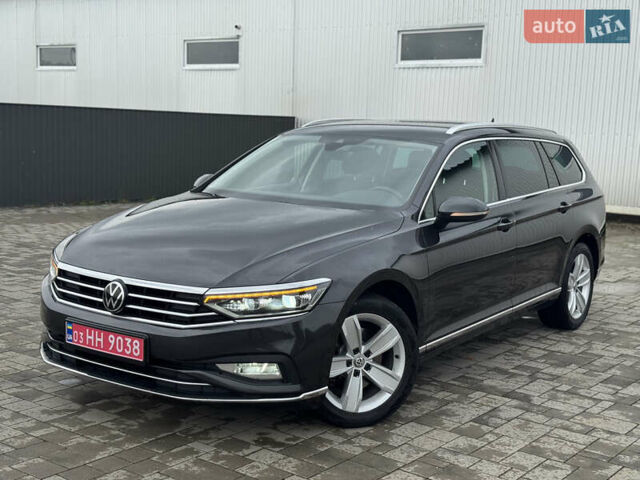 Серый Фольксваген Пассат, объемом двигателя 2 л и пробегом 216 тыс. км за 21300 $, фото 1 на Automoto.ua