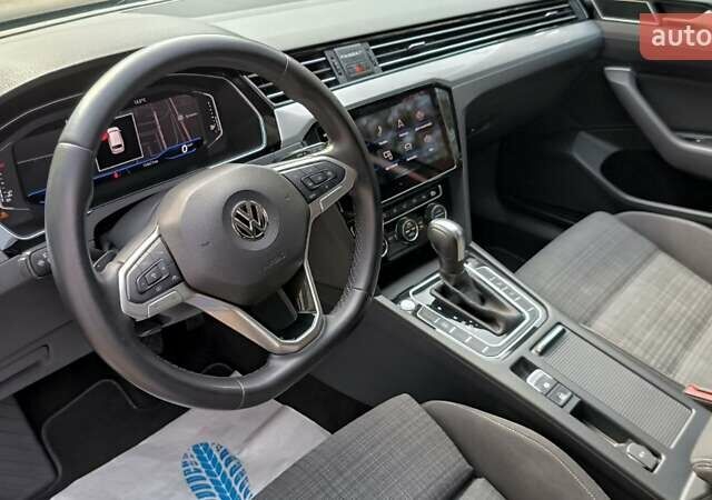 Серый Фольксваген Пассат, объемом двигателя 2 л и пробегом 162 тыс. км за 26000 $, фото 1 на Automoto.ua