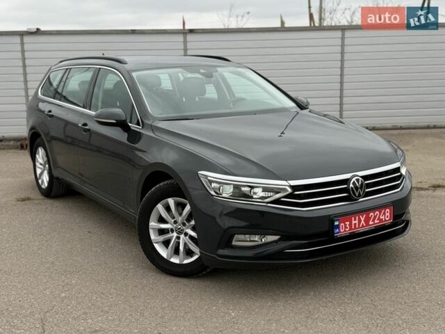 Серый Фольксваген Пассат, объемом двигателя 2 л и пробегом 181 тыс. км за 18900 $, фото 1 на Automoto.ua