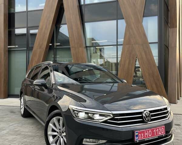 Серый Фольксваген Пассат, объемом двигателя 1.97 л и пробегом 180 тыс. км за 24999 $, фото 1 на Automoto.ua