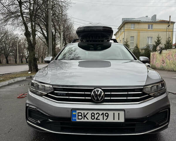 Серый Фольксваген Пассат, объемом двигателя 1.4 л и пробегом 52 тыс. км за 25000 $, фото 1 на Automoto.ua