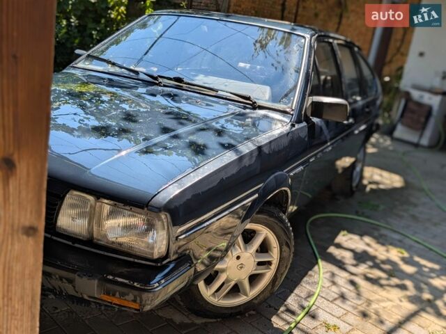 Синій Фольксваген Пассат, об'ємом двигуна 1.6 л та пробігом 300 тис. км за 1000 $, фото 1 на Automoto.ua