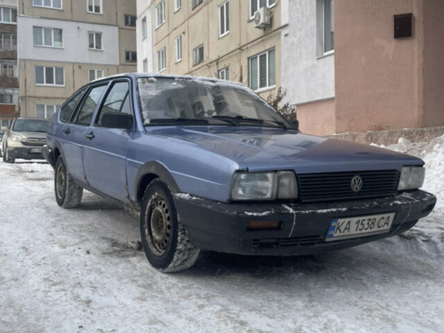 Синій Фольксваген Пассат, об'ємом двигуна 1.58 л та пробігом 200 тис. км за 848 $, фото 1 на Automoto.ua