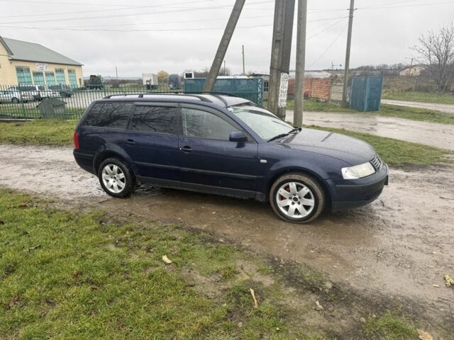 Синий Фольксваген Пассат, объемом двигателя 1.9 л и пробегом 373 тыс. км за 4200 $, фото 1 на Automoto.ua