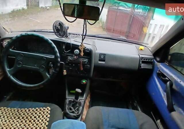 Синий Фольксваген Пассат, объемом двигателя 1.8 л и пробегом 130 тыс. км за 1500 $, фото 1 на Automoto.ua