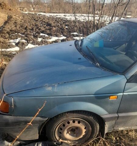 Синий Фольксваген Пассат, объемом двигателя 1.8 л и пробегом 111 тыс. км за 850 $, фото 1 на Automoto.ua