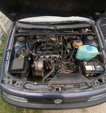 Синій Фольксваген Пассат, об'ємом двигуна 1.8 л та пробігом 270 тис. км за 1900 $, фото 1 на Automoto.ua