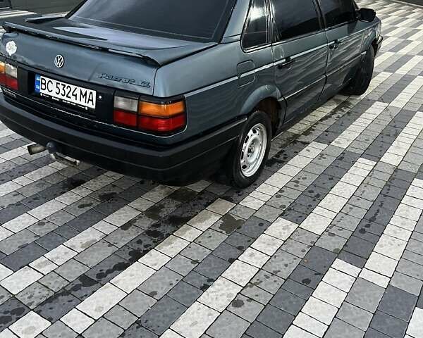 Синий Фольксваген Пассат, объемом двигателя 1.8 л и пробегом 420 тыс. км за 1800 $, фото 1 на Automoto.ua