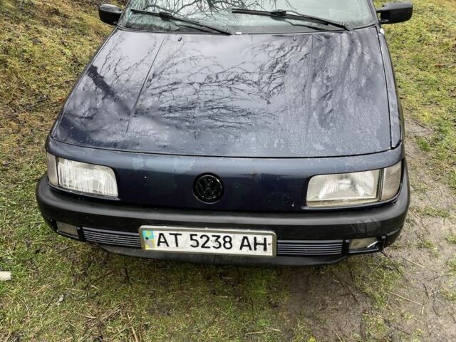 Синий Фольксваген Пассат, объемом двигателя 1.8 л и пробегом 370 тыс. км за 850 $, фото 1 на Automoto.ua