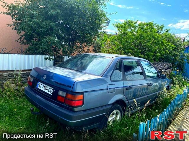 Синий Фольксваген Пассат, объемом двигателя 1.6 л и пробегом 367 тыс. км за 1000 $, фото 1 на Automoto.ua