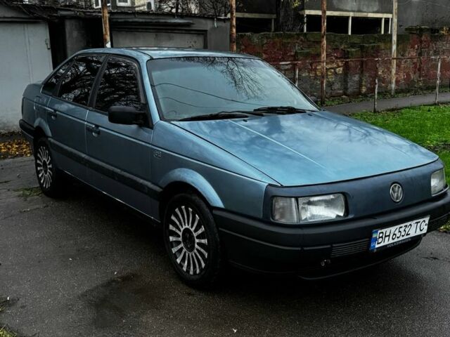 Синий Фольксваген Пассат, объемом двигателя 1.8 л и пробегом 185 тыс. км за 1450 $, фото 1 на Automoto.ua