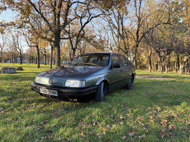 Синий Фольксваген Пассат, объемом двигателя 1.8 л и пробегом 555 тыс. км за 1700 $, фото 1 на Automoto.ua