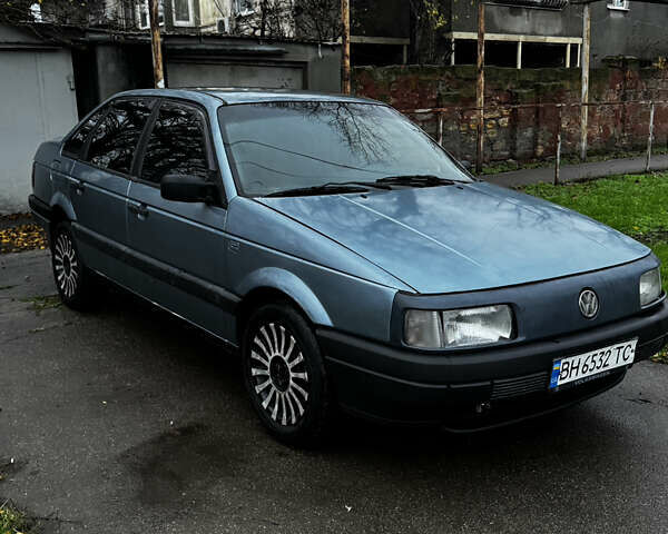 Синий Фольксваген Пассат, объемом двигателя 1.78 л и пробегом 225 тыс. км за 1450 $, фото 1 на Automoto.ua