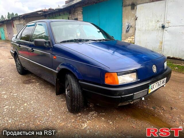 Синий Фольксваген Пассат, объемом двигателя 1.8 л и пробегом 270 тыс. км за 1330 $, фото 1 на Automoto.ua