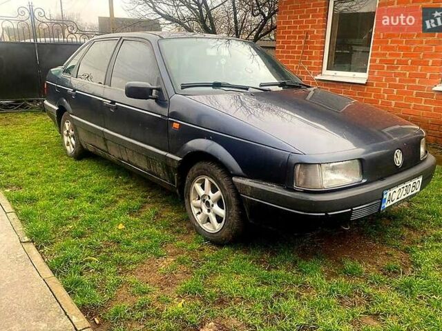 Синий Фольксваген Пассат, объемом двигателя 1.8 л и пробегом 280 тыс. км за 1800 $, фото 1 на Automoto.ua