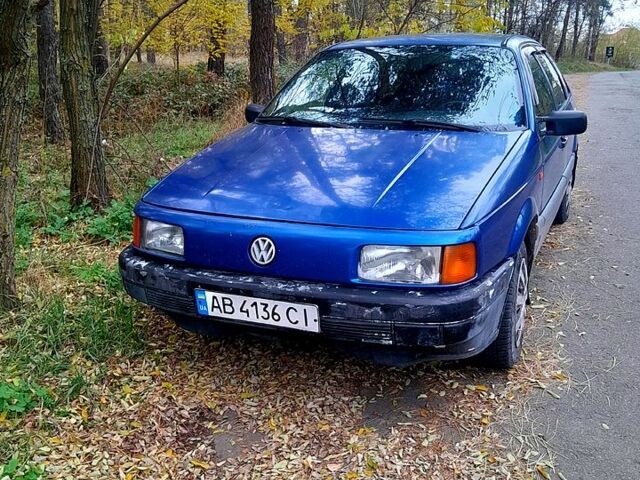 Синий Фольксваген Пассат, объемом двигателя 2 л и пробегом 400 тыс. км за 1500 $, фото 1 на Automoto.ua