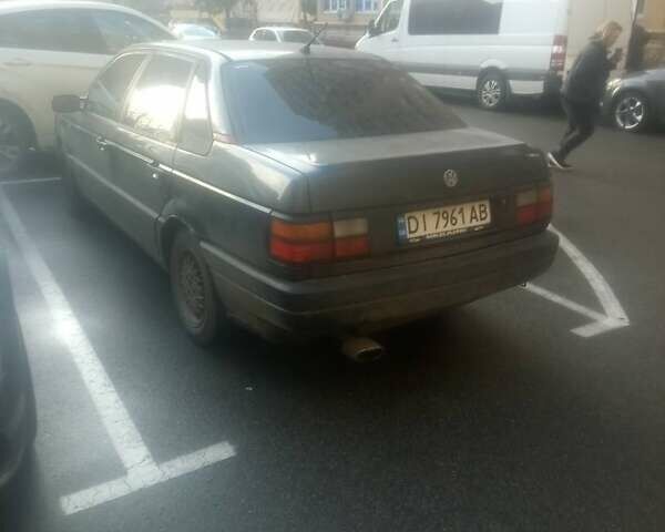 Синий Фольксваген Пассат, объемом двигателя 1.8 л и пробегом 400 тыс. км за 1800 $, фото 1 на Automoto.ua