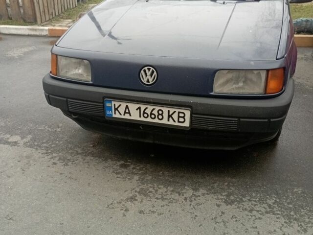 Синий Фольксваген Пассат, объемом двигателя 1.8 л и пробегом 500 тыс. км за 1850 $, фото 1 на Automoto.ua