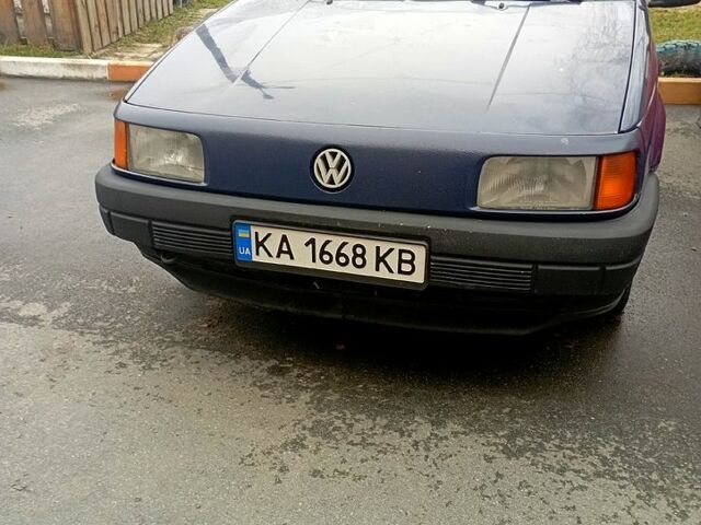 Синий Фольксваген Пассат, объемом двигателя 1.8 л и пробегом 0 тыс. км за 1850 $, фото 1 на Automoto.ua