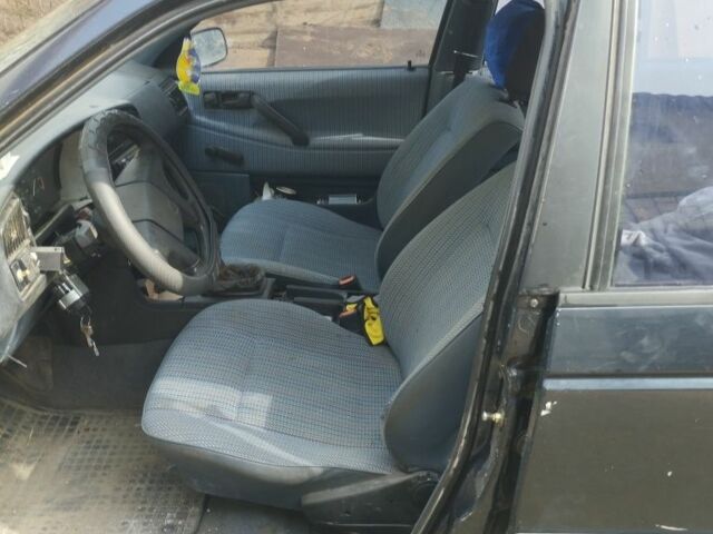 Синий Фольксваген Пассат, объемом двигателя 1.8 л и пробегом 1000 тыс. км за 850 $, фото 1 на Automoto.ua