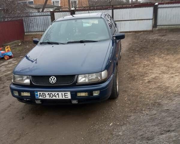 Синий Фольксваген Пассат, объемом двигателя 1.98 л и пробегом 280 тыс. км за 1300 $, фото 1 на Automoto.ua