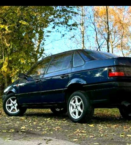 Синий Фольксваген Пассат, объемом двигателя 1.6 л и пробегом 0 тыс. км за 750 $, фото 1 на Automoto.ua