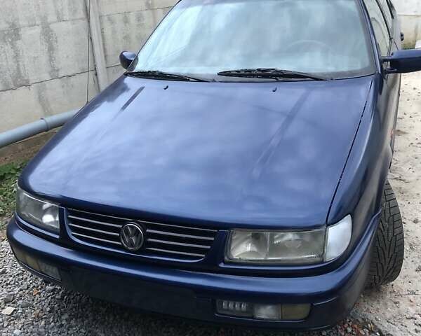 Синій Фольксваген Пассат, об'ємом двигуна 1.98 л та пробігом 513 тис. км за 2000 $, фото 1 на Automoto.ua