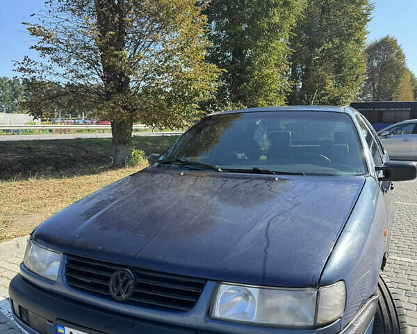 Синий Фольксваген Пассат, объемом двигателя 1.98 л и пробегом 400 тыс. км за 1400 $, фото 1 на Automoto.ua