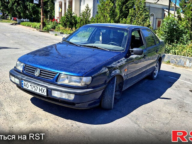 Синій Фольксваген Пассат, об'ємом двигуна 1.8 л та пробігом 154 тис. км за 2100 $, фото 1 на Automoto.ua