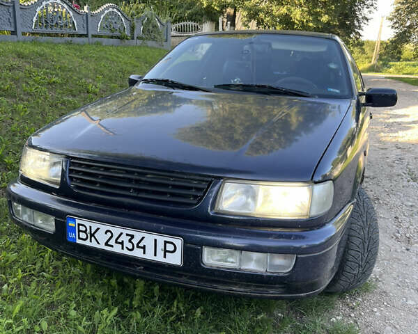 Синій Фольксваген Пассат, об'ємом двигуна 2.8 л та пробігом 450 тис. км за 3000 $, фото 1 на Automoto.ua