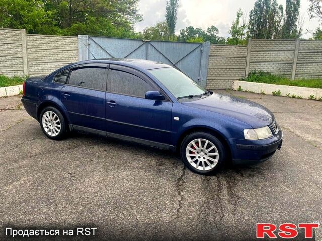 Синій Фольксваген Пассат, об'ємом двигуна 1.8 л та пробігом 420 тис. км за 3999 $, фото 1 на Automoto.ua