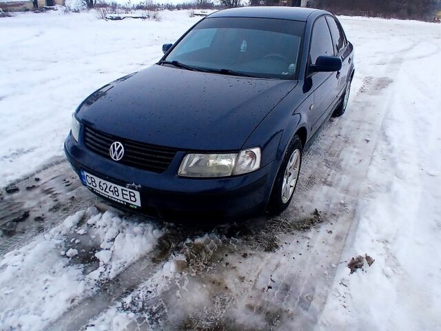 Синий Фольксваген Пассат, объемом двигателя 1.8 л и пробегом 331 тыс. км за 3600 $, фото 1 на Automoto.ua