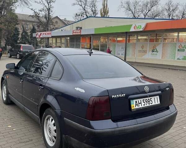 Синий Фольксваген Пассат, объемом двигателя 1.8 л и пробегом 198 тыс. км за 3500 $, фото 1 на Automoto.ua