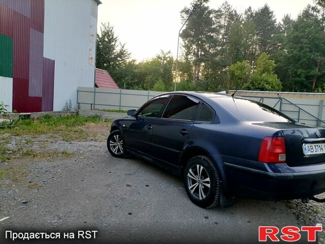 Синій Фольксваген Пассат, об'ємом двигуна 1.6 л та пробігом 260 тис. км за 3200 $, фото 1 на Automoto.ua